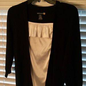 3 quarter length dressy to casual black/white top